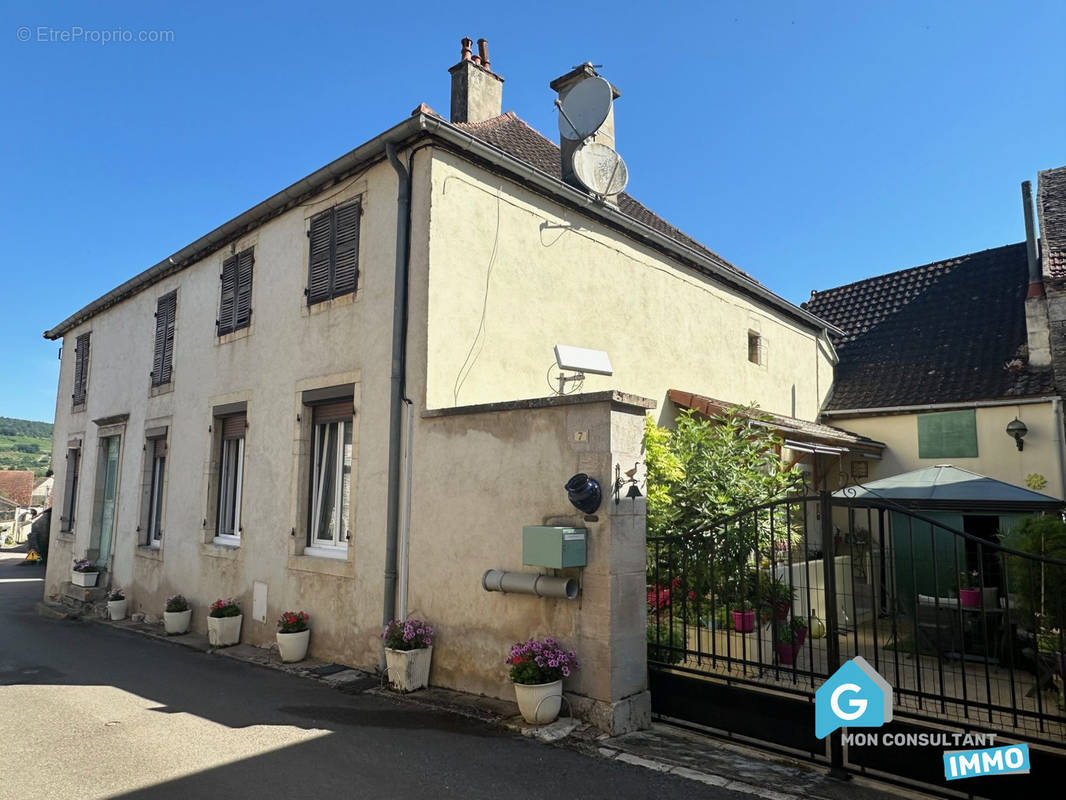 Maison à SANTENAY