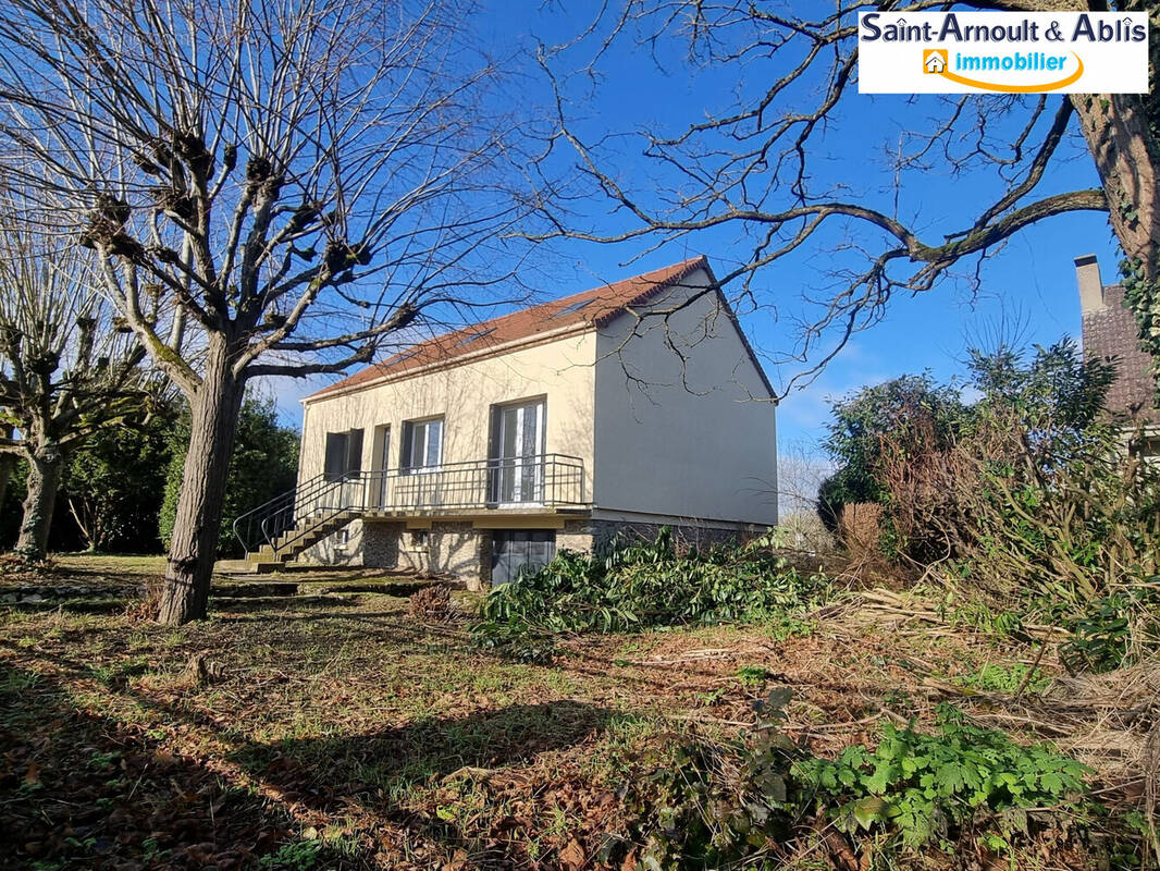 Maison à SAINT-ARNOULT-EN-YVELINES