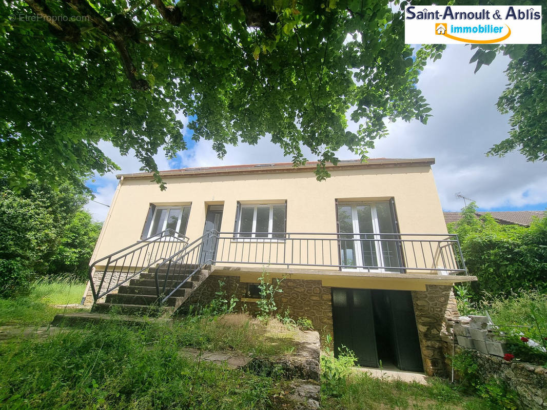 Maison à SAINT-ARNOULT-EN-YVELINES