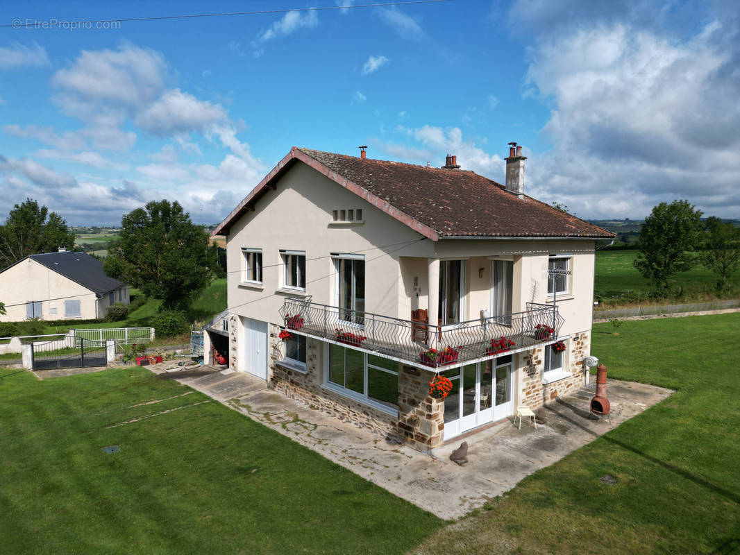 Maison à SAUVETERRE-DE-ROUERGUE