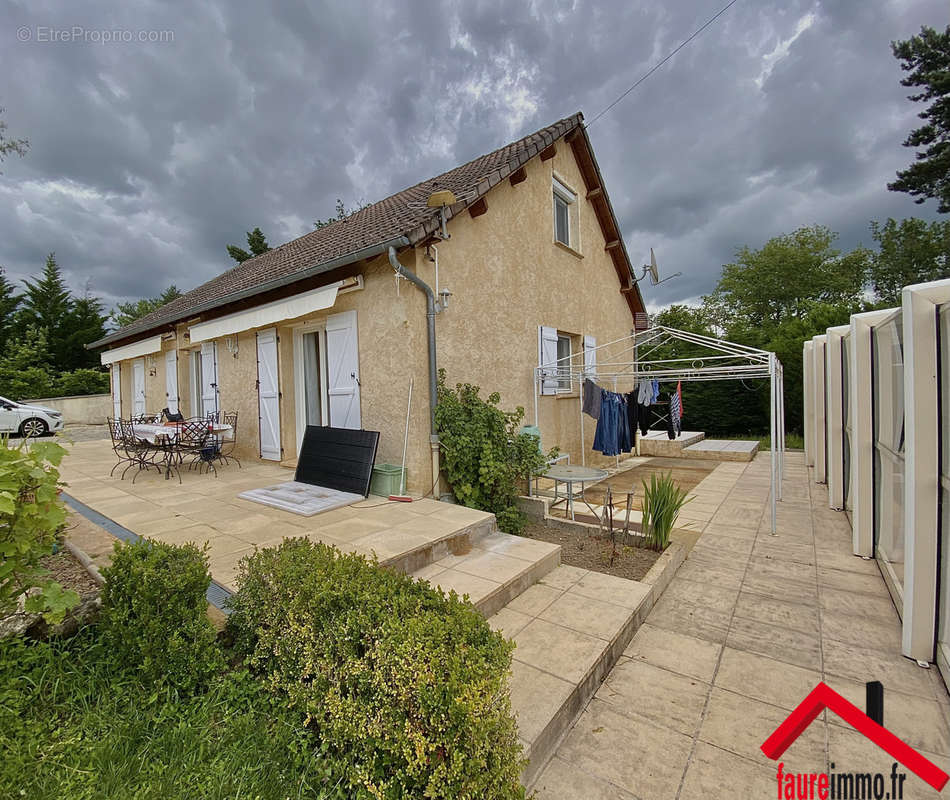 Maison à BEAUREGARD-DE-TERRASSON