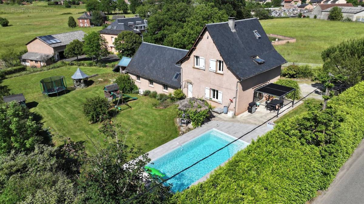 Maison à SAINT-CHRISTOPHE-VALLON