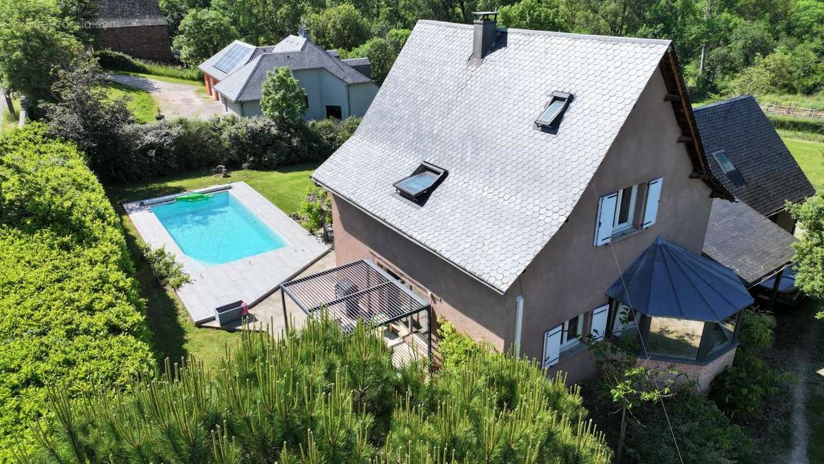 Maison à SAINT-CHRISTOPHE-VALLON