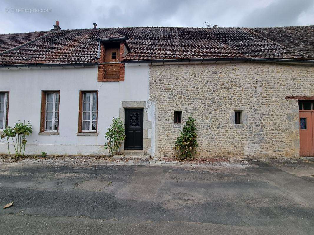 Maison à LOUVILLE-LA-CHENARD