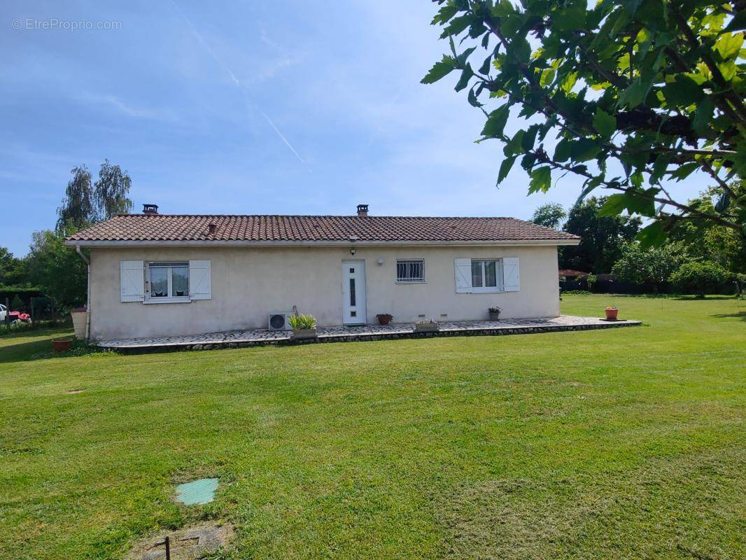 Maison à SAINT-GENES-DE-FRONSAC