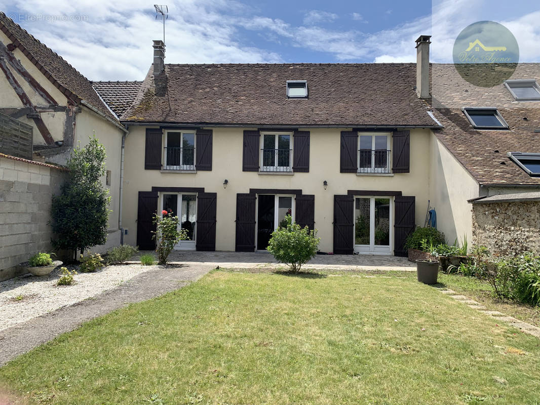 Maison à LORREZ-LE-BOCAGE-PREAUX