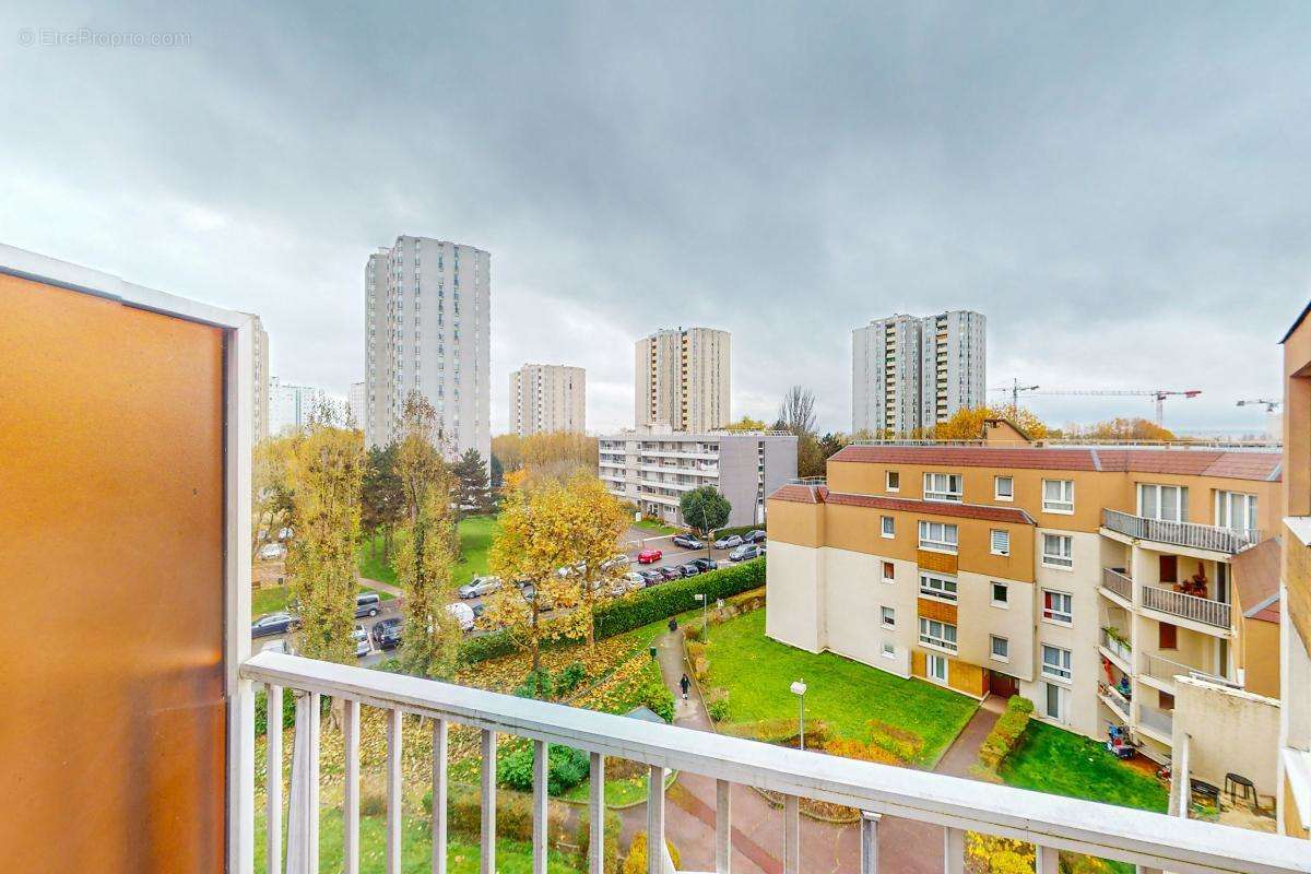 Appartement à L&#039;HAY-LES-ROSES