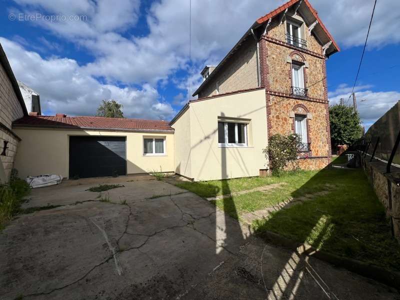 Maison à MERY-SUR-OISE