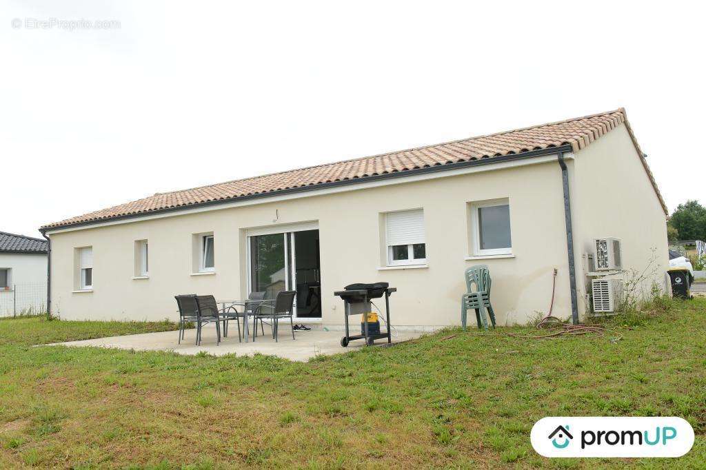 Maison à LA ROCHE-CHALAIS