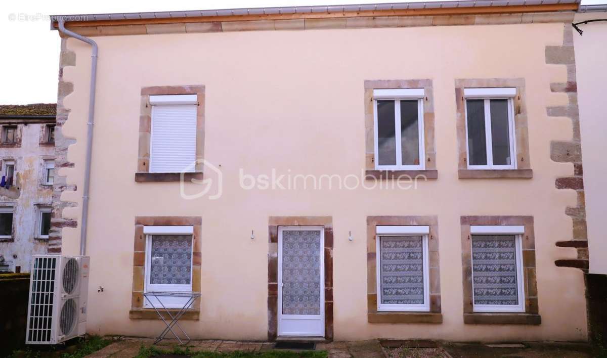 Maison à SAINT-LOUP-SUR-SEMOUSE