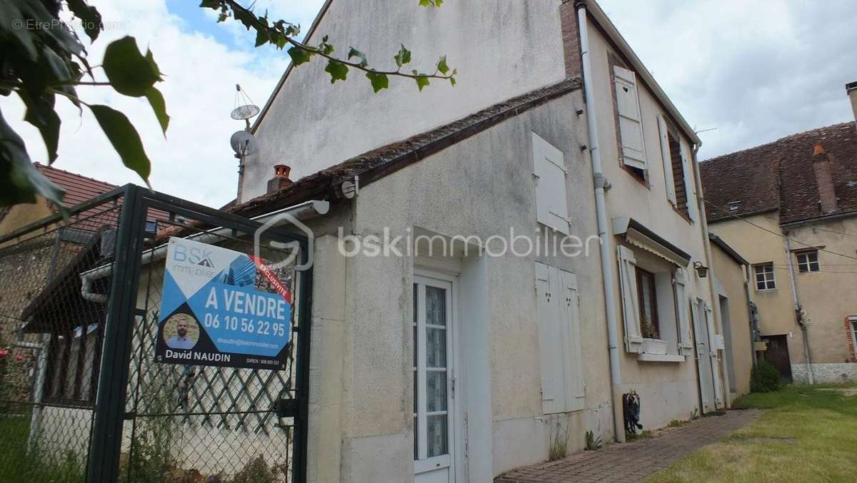 Maison à TOUCY