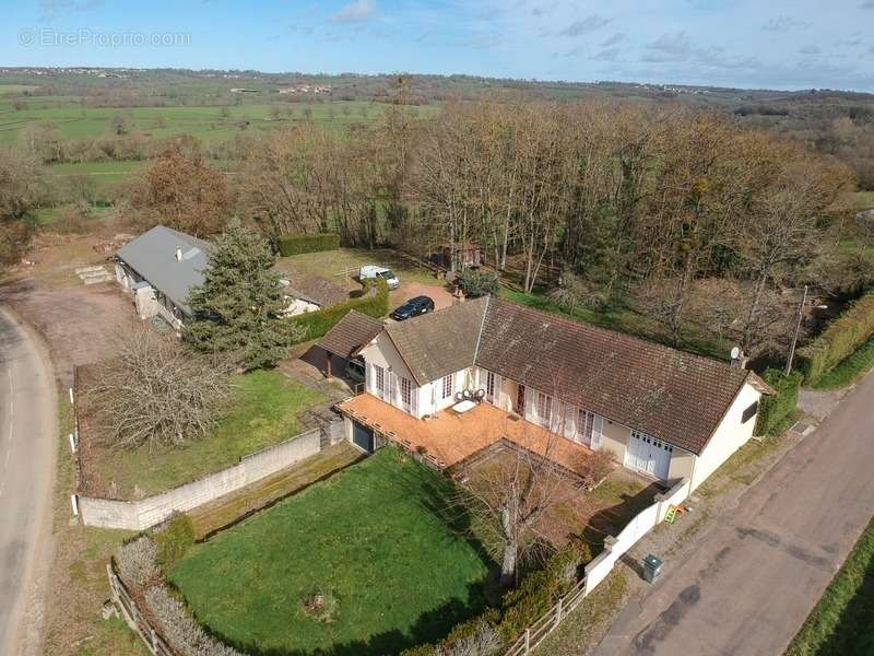 Maison à SAINT-LEGER-DU-BOIS