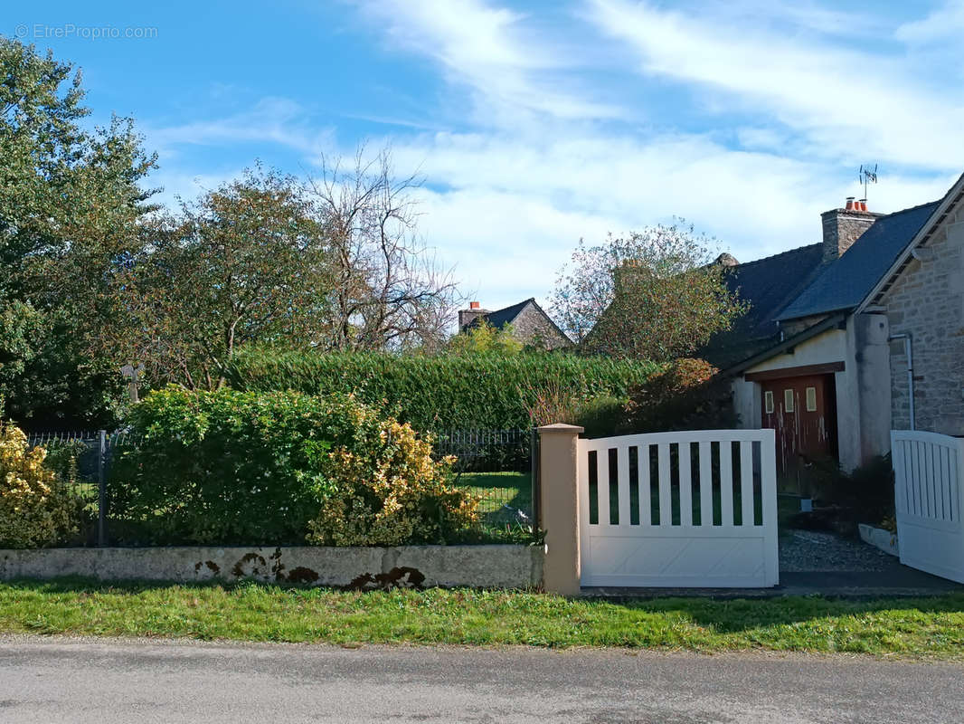 Maison à TRELIVAN