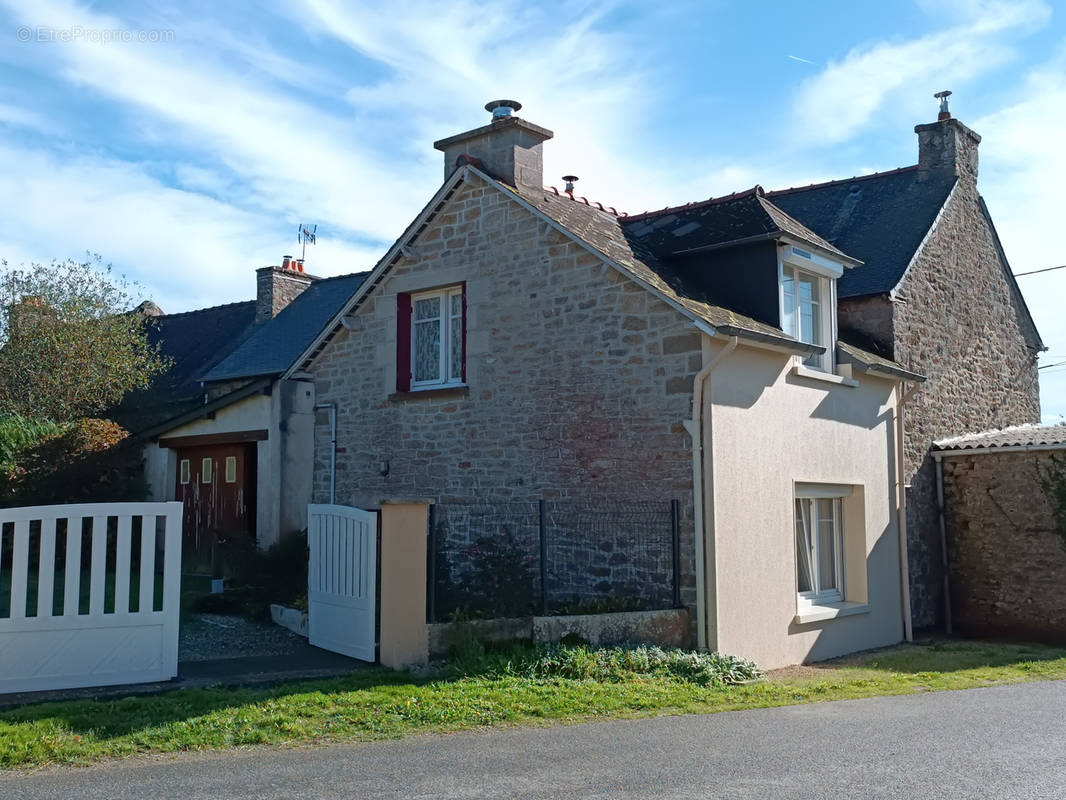 Maison à TRELIVAN