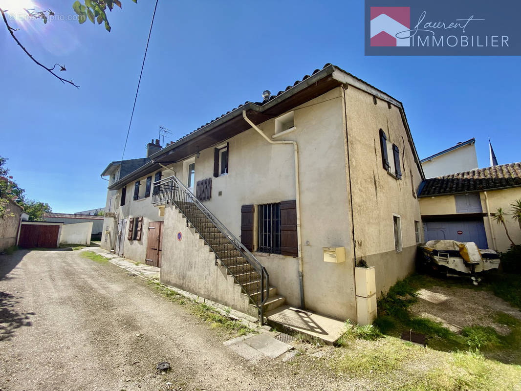 Appartement à SAINT-LAURENT-SUR-SAONE