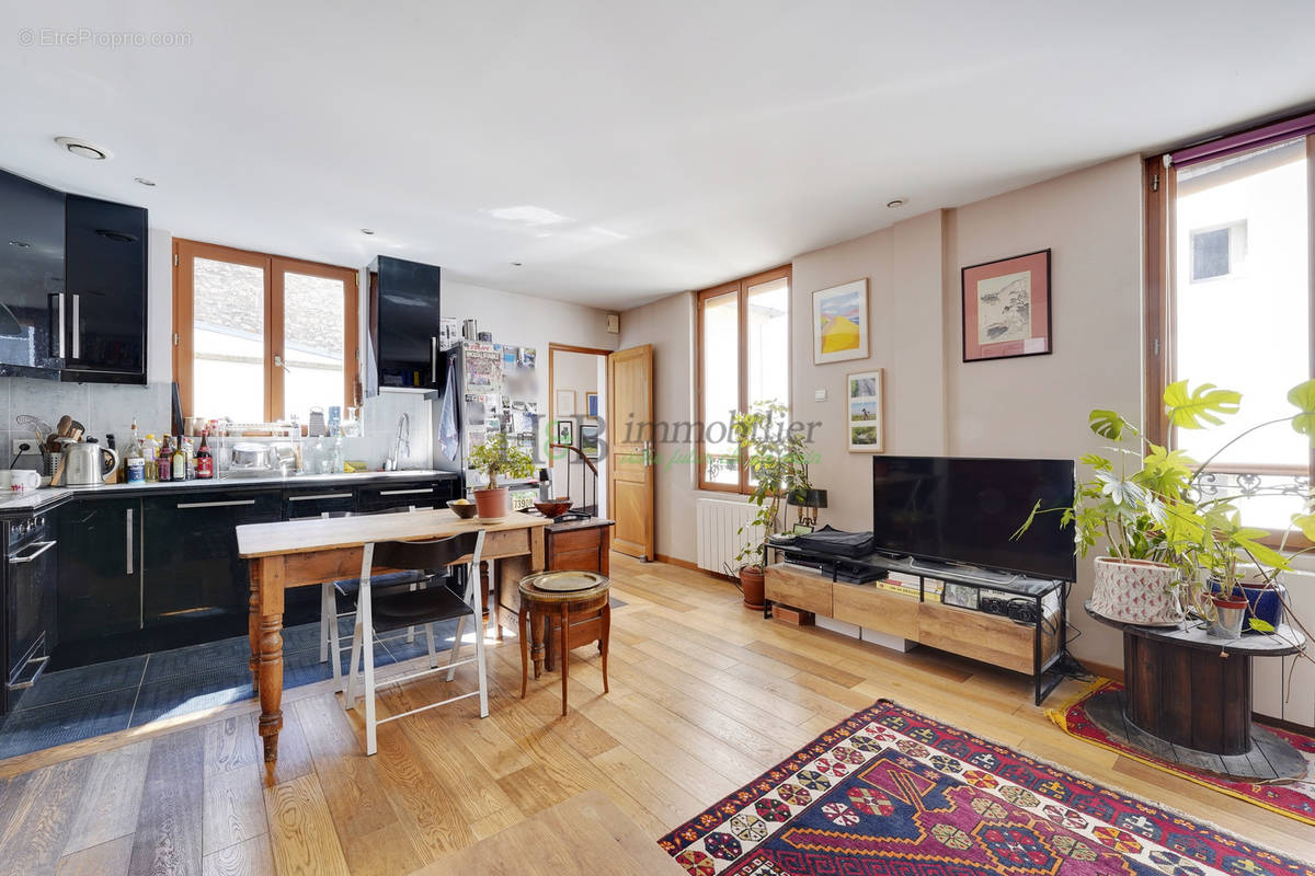 Appartement à PARIS-11E