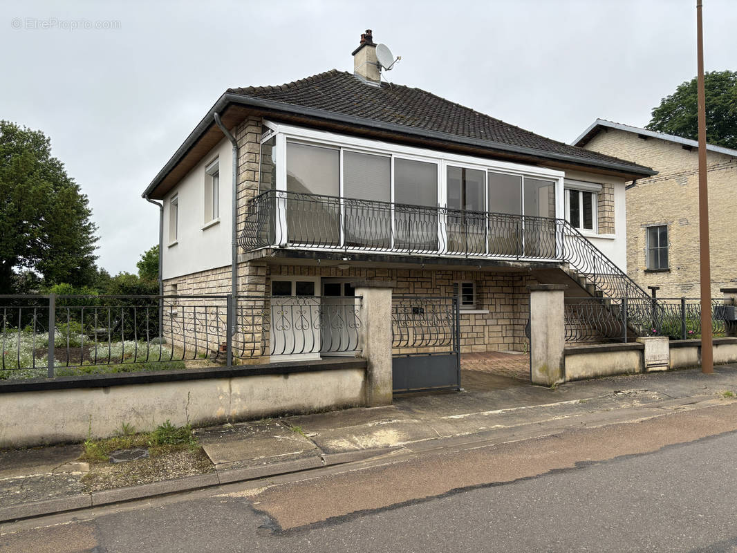 Maison à MONTIGNY-SUR-AUBE