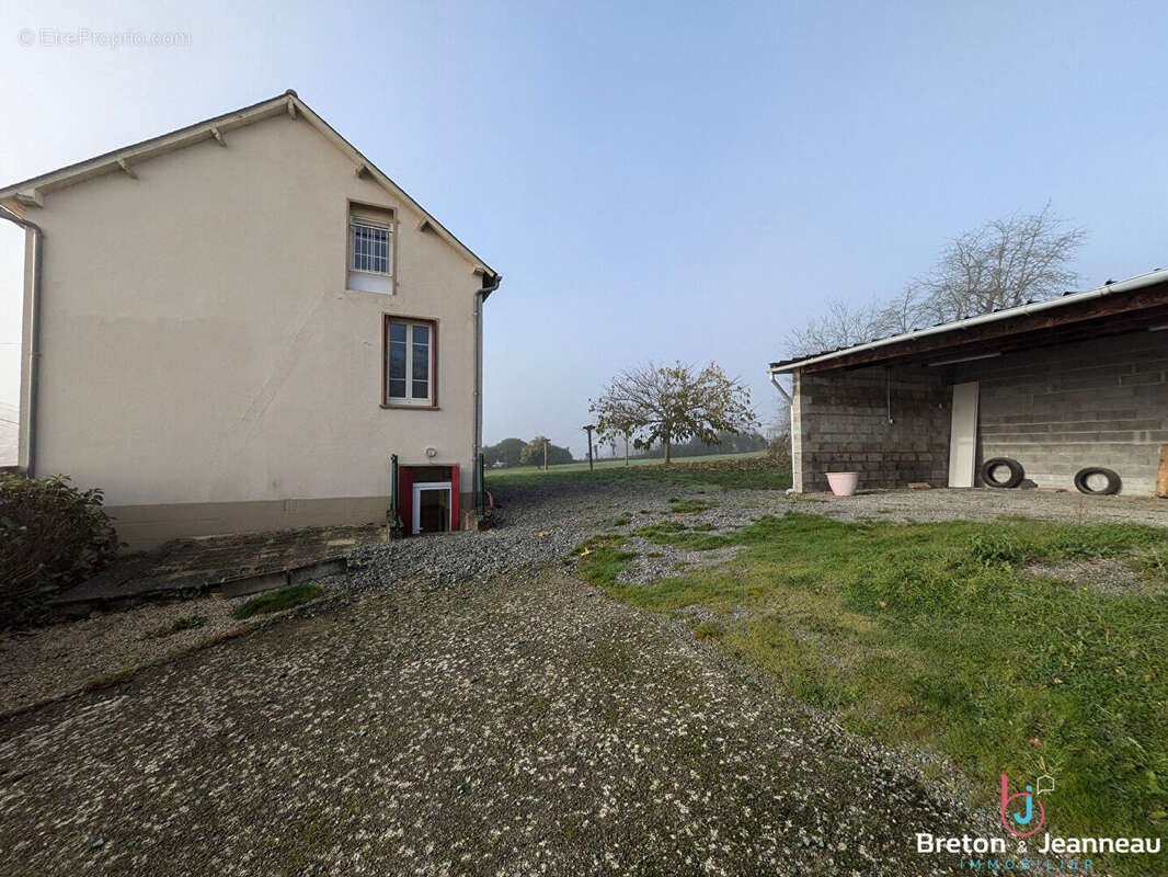 Maison à SAINT-PIERRE-SUR-ORTHE