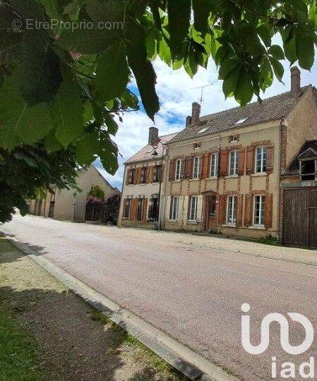 Photo 1 - Maison à LIGNY-LE-CHATEL