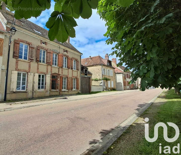 Photo 2 - Maison à LIGNY-LE-CHATEL