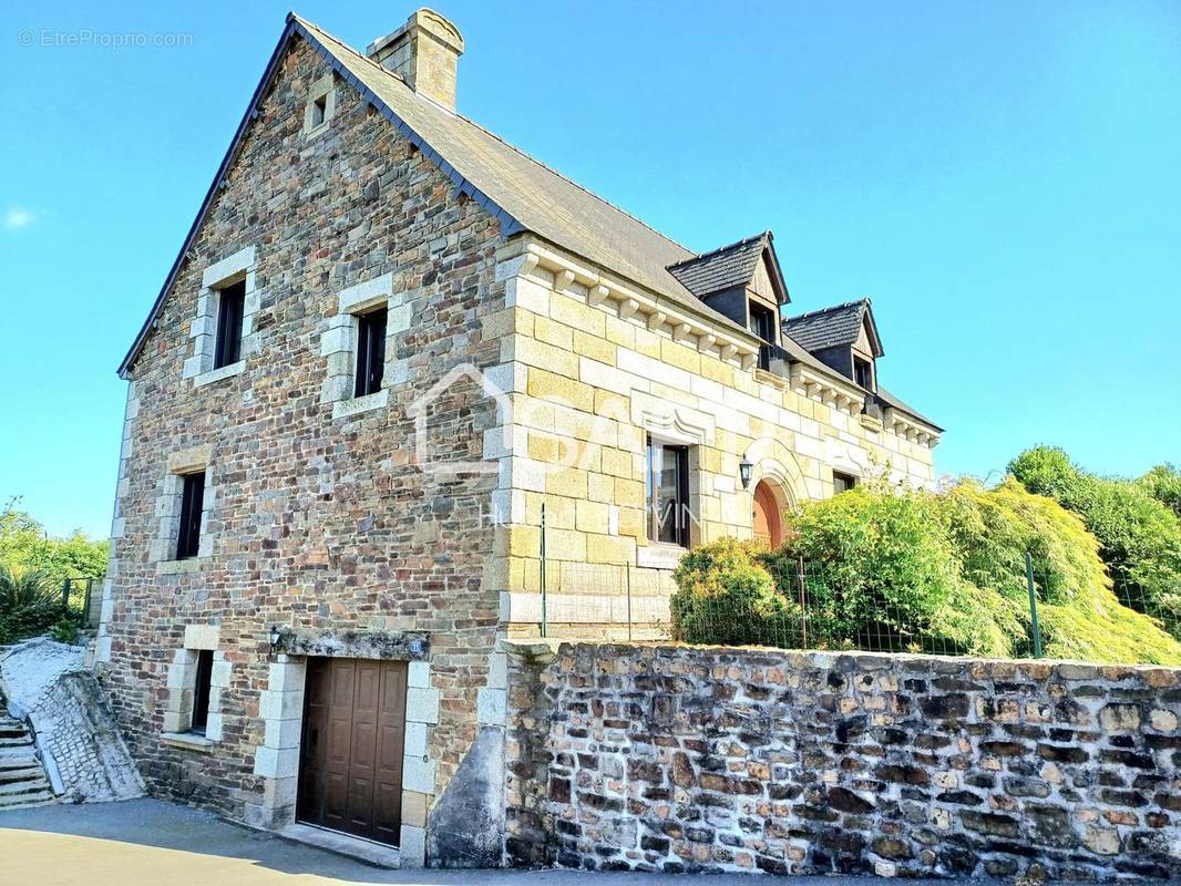 Photo 1 - Maison à FOUGERES