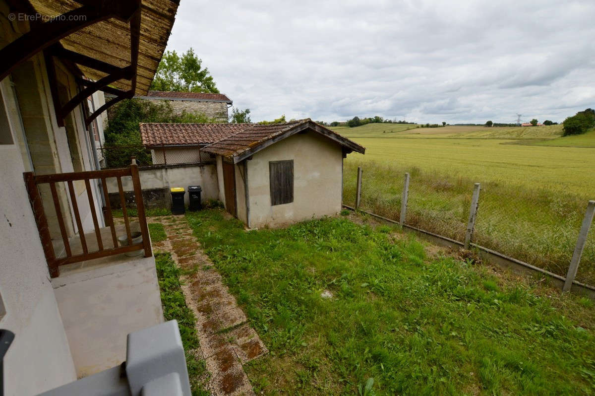 Maison à SEYCHES