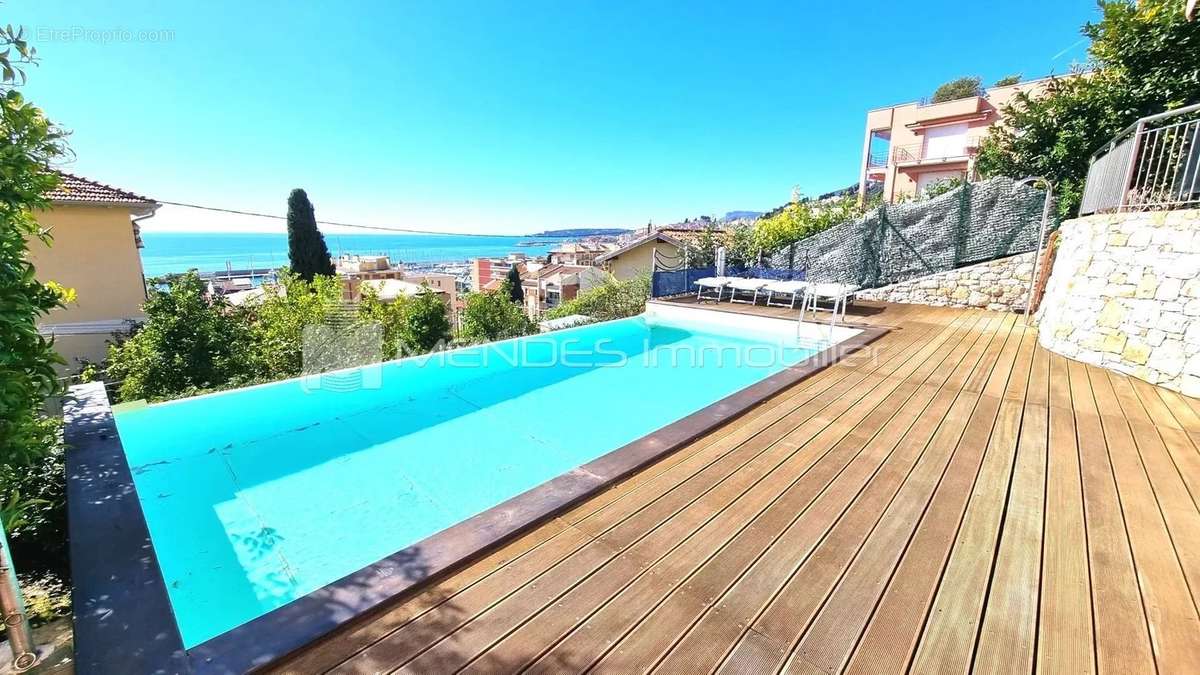 Appartement à MENTON