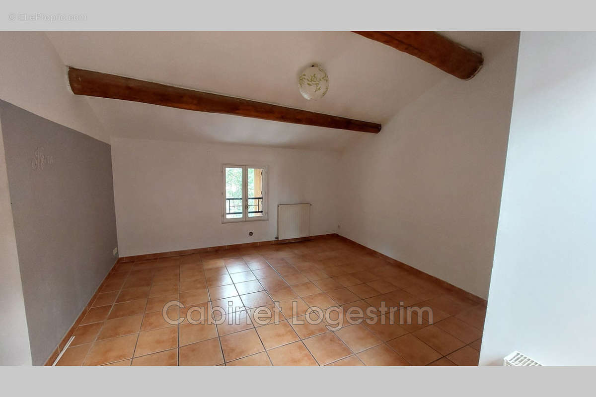 Appartement à BERNIS