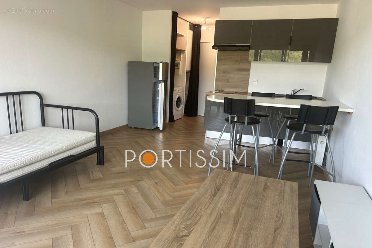 Appartement à VILLENEUVE-LOUBET