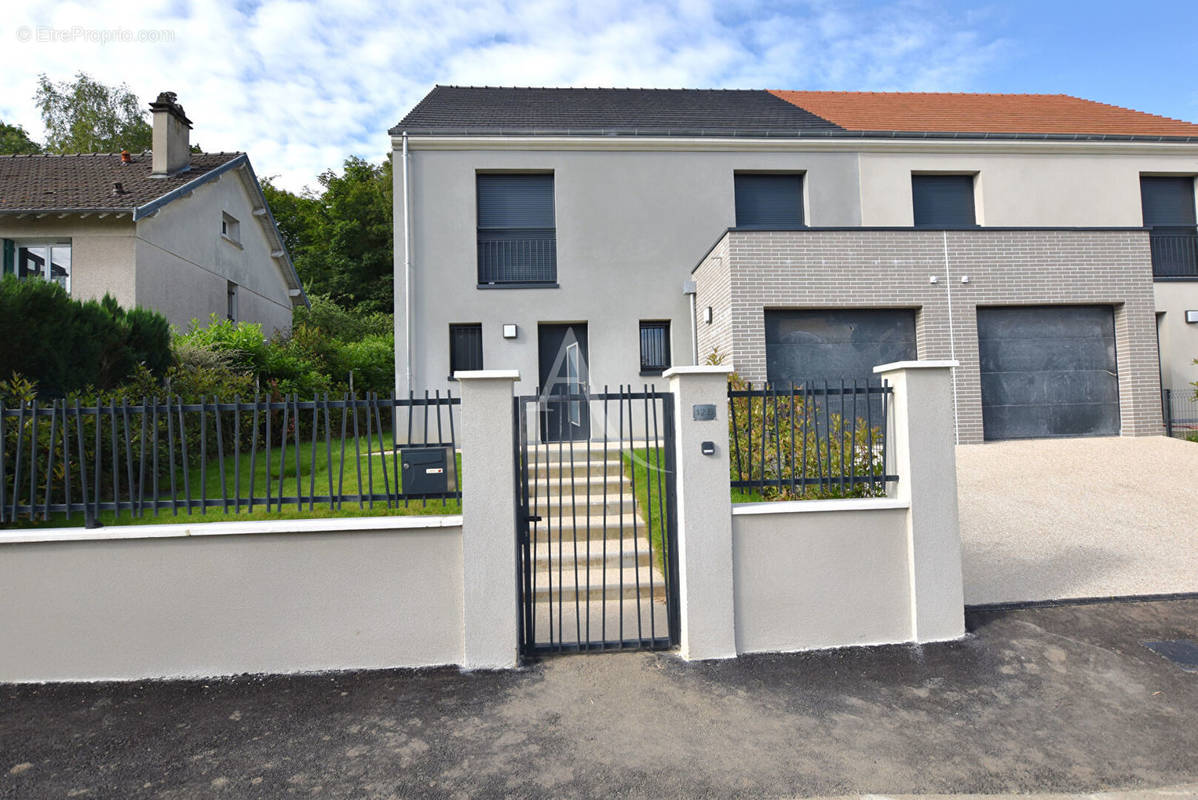 Maison à BOUSSY-SAINT-ANTOINE