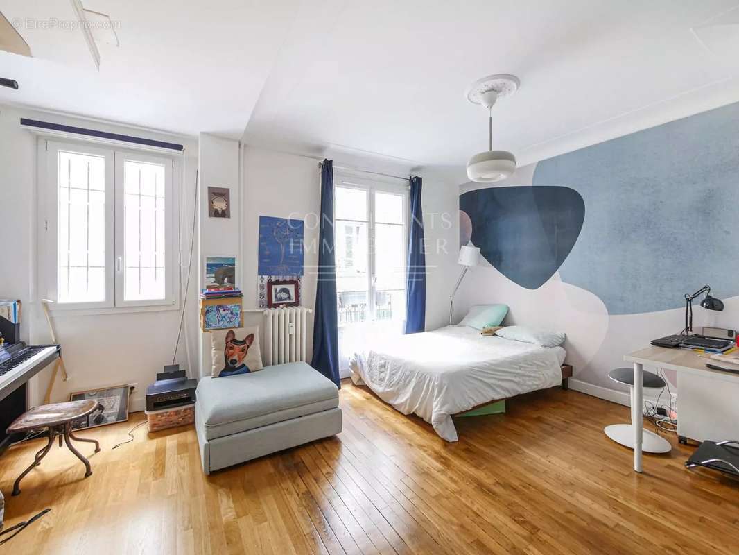 Appartement à PARIS-16E