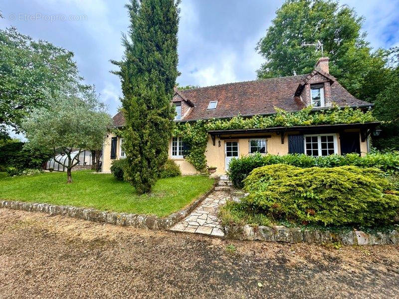 Maison à LA BAZOCHE-GOUET