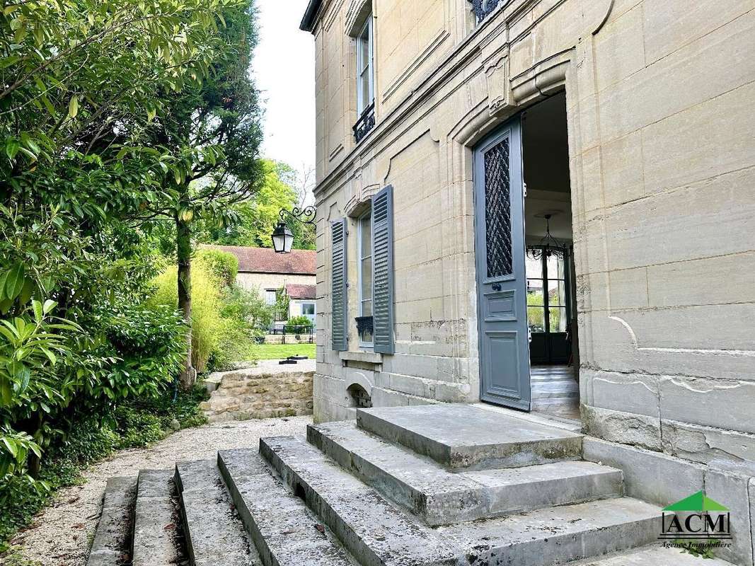 Maison à MERY-SUR-OISE