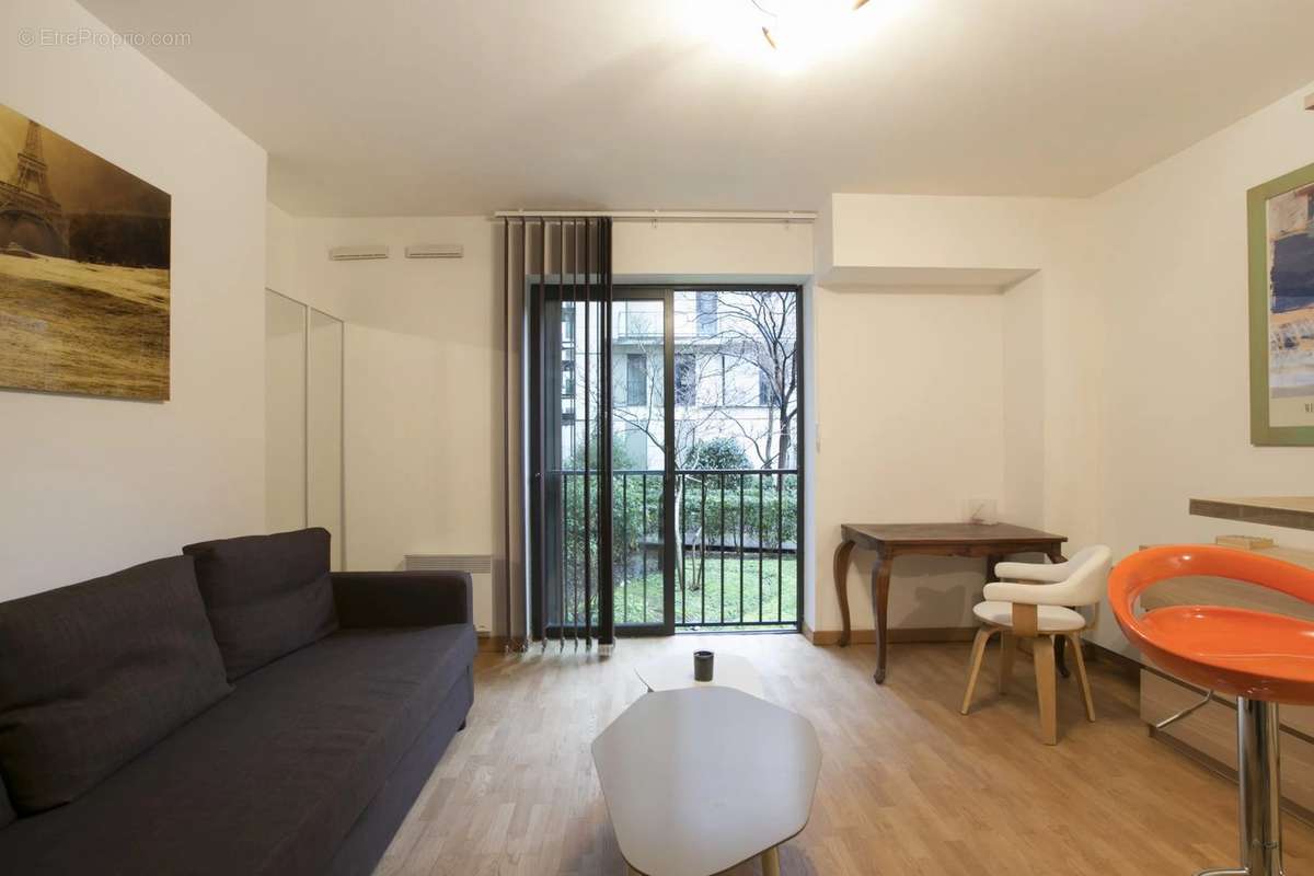 Appartement à PARIS-15E