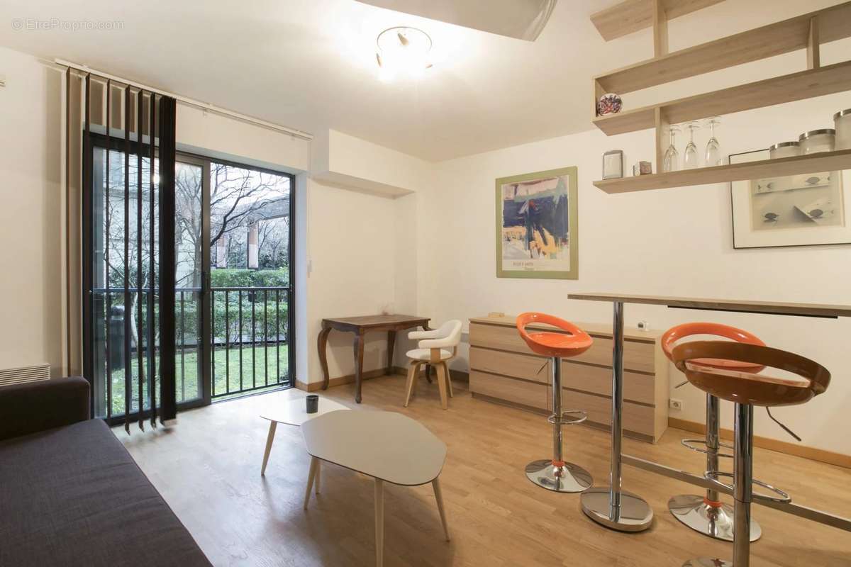 Appartement à PARIS-15E