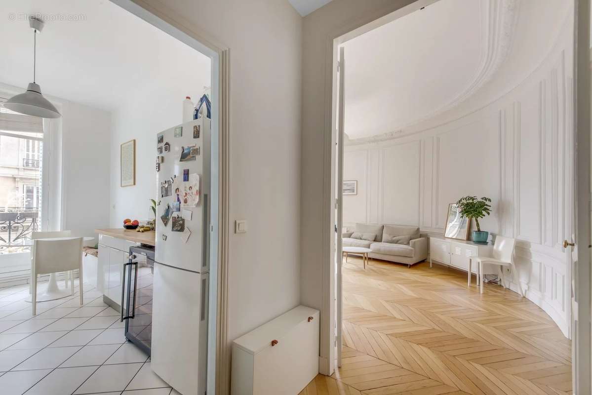 Appartement à PARIS-17E