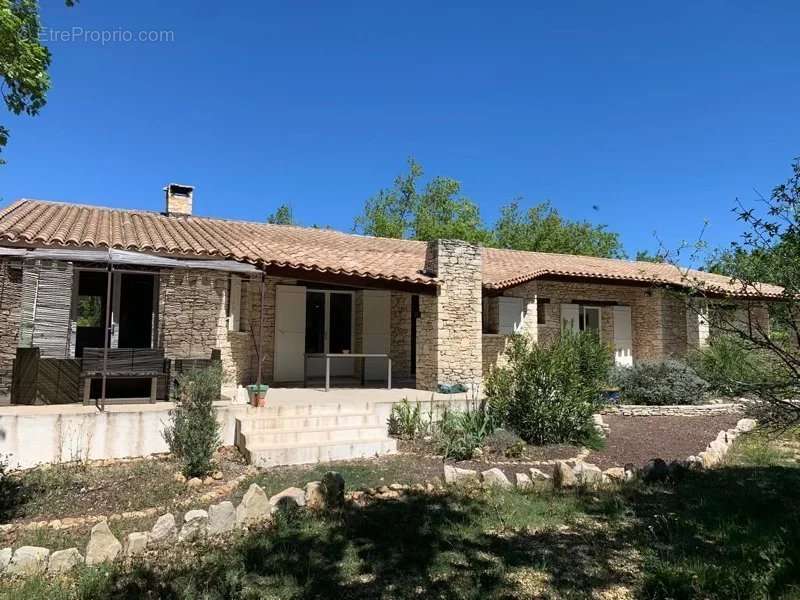 Maison à GORDES