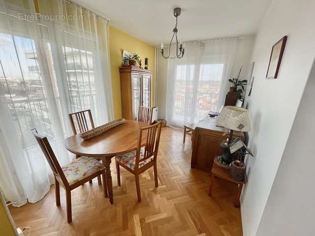 Appartement à MAISONS-ALFORT