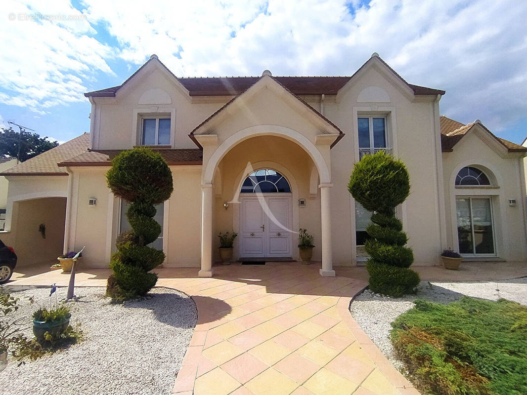 Maison à TOURNAN-EN-BRIE