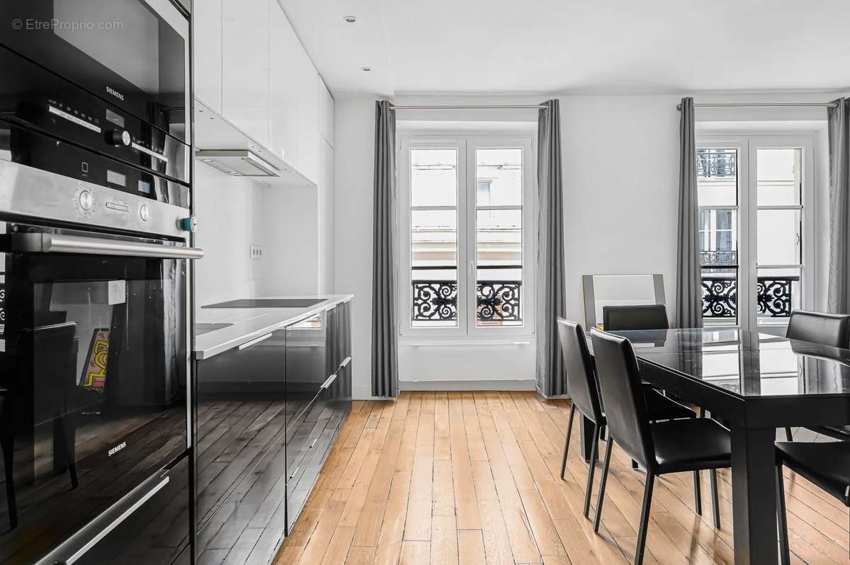 Appartement à PARIS-9E