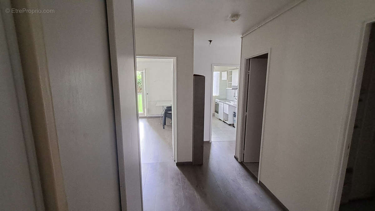 Appartement à MAGNY-LES-HAMEAUX