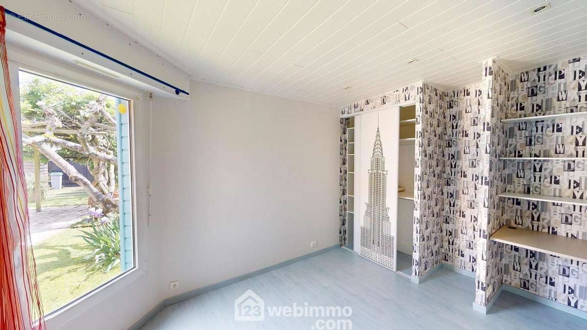 Chambre indépendante avec vue sur le jardin. - Maison à NANTES