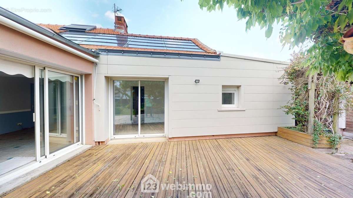 Coin terrasse extérieur. - Maison à NANTES