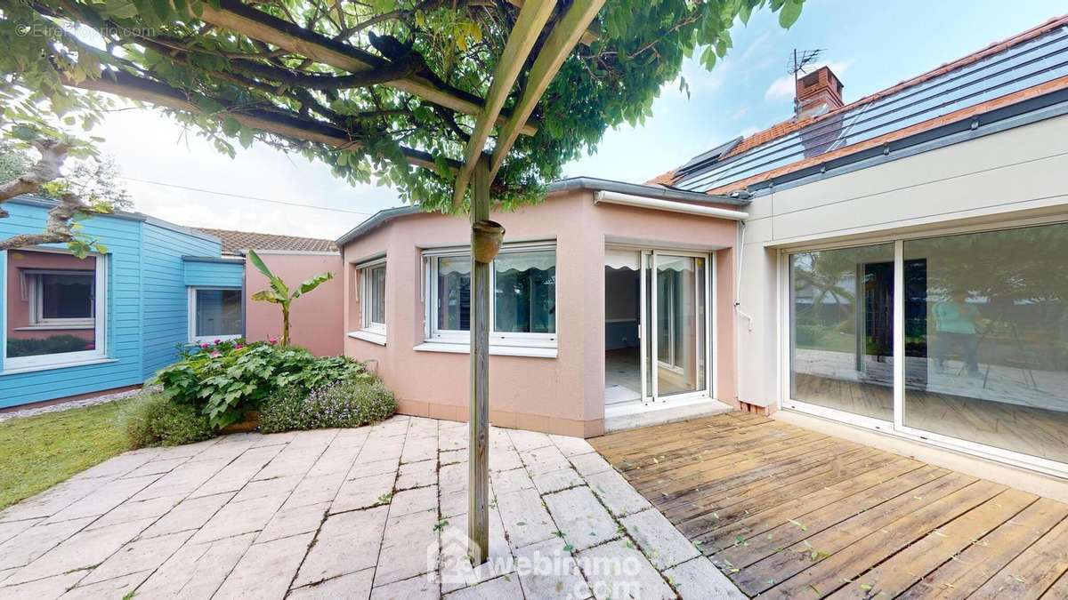 Maison nantaise avec jardin arboré. - Maison à NANTES