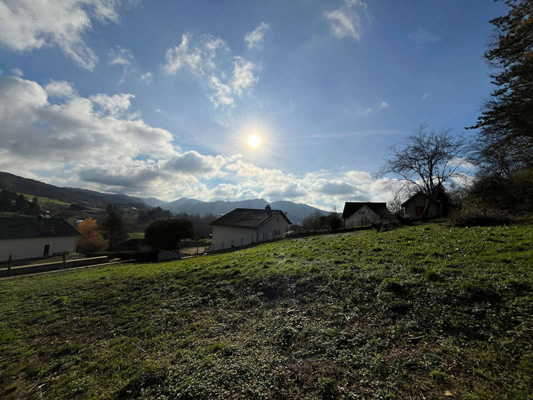 Terrain à LONS-LE-SAUNIER