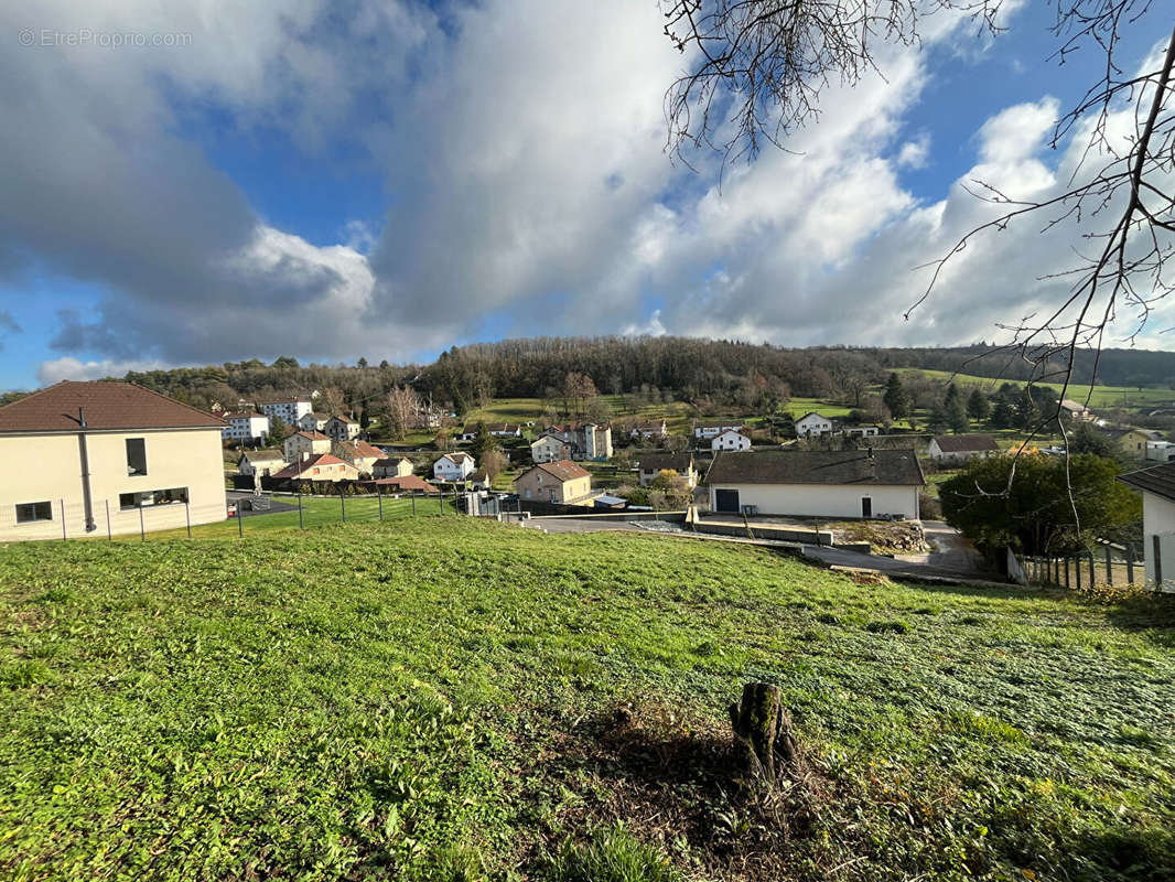 Terrain à LONS-LE-SAUNIER