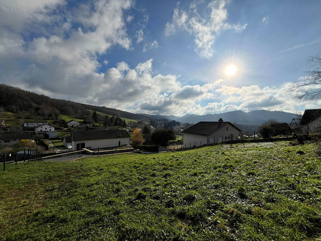 Terrain à LONS-LE-SAUNIER