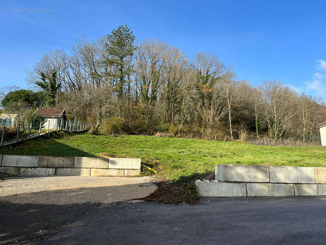 Terrain à LONS-LE-SAUNIER