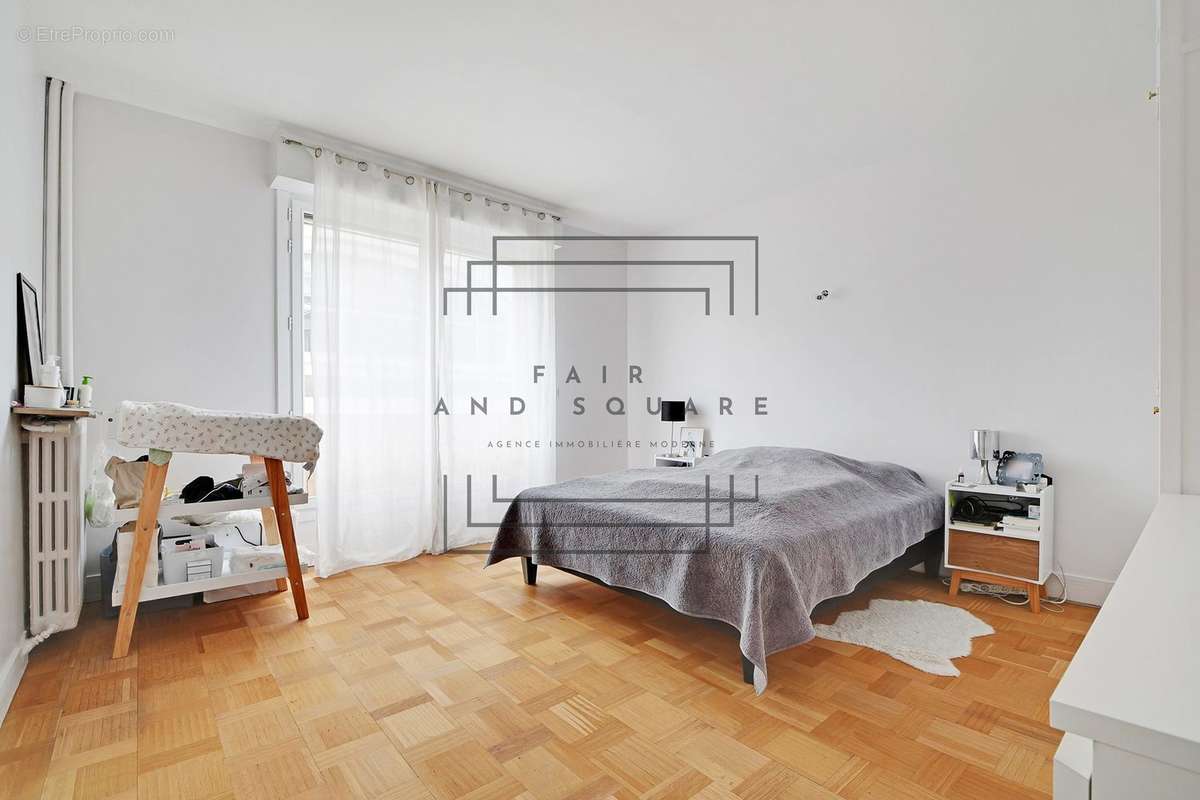 Appartement à NEUILLY-SUR-SEINE