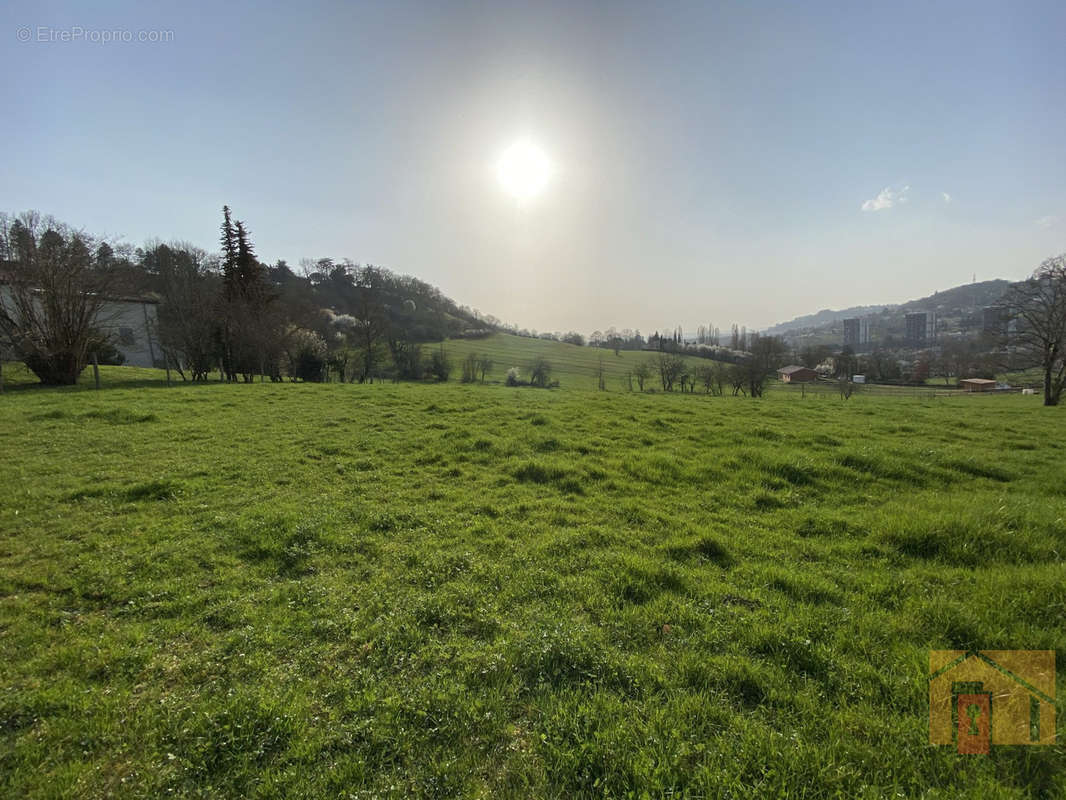 Terrain à AGEN